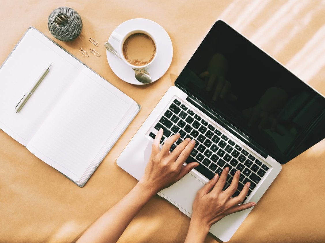 ai writing laptop