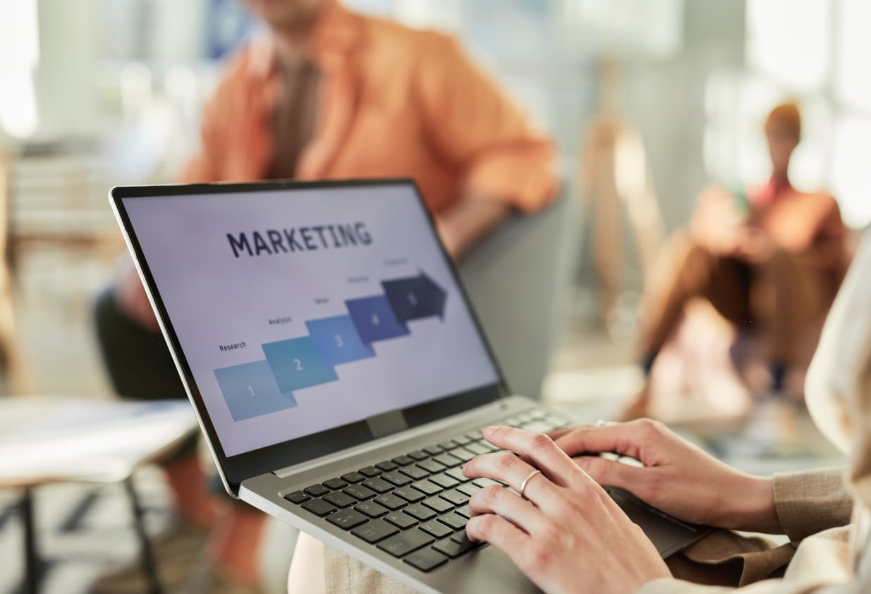email marketing laptop