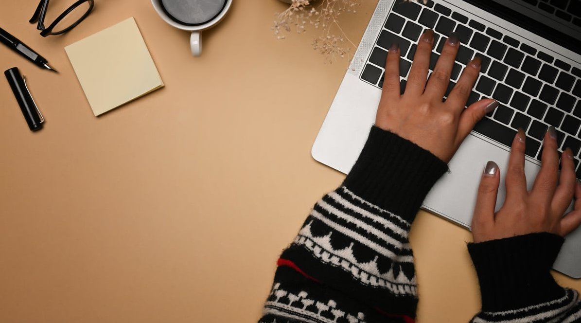 blog reader laptop