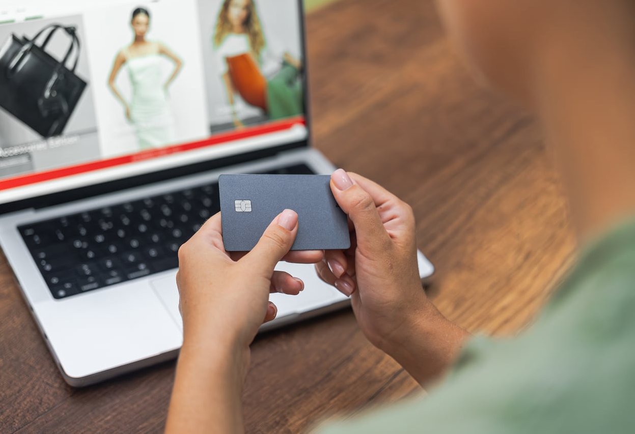 ecommerce product page laptop