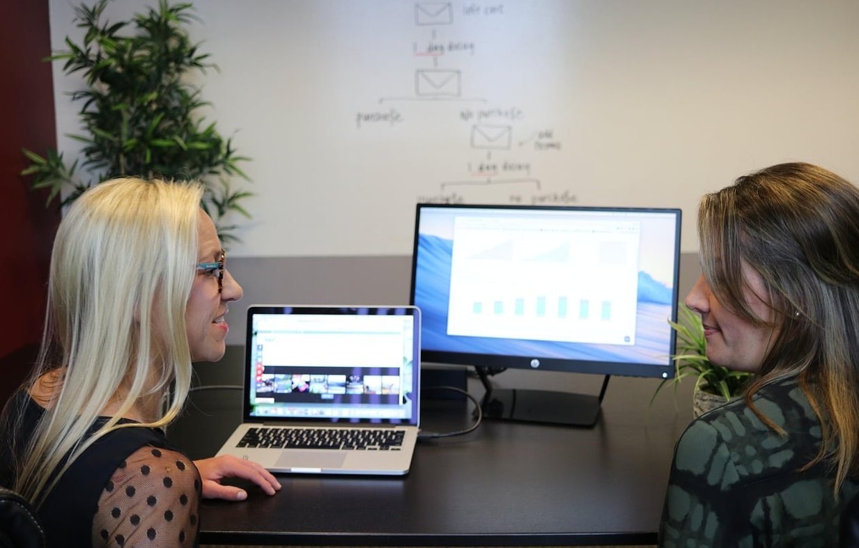 website analytics laptop