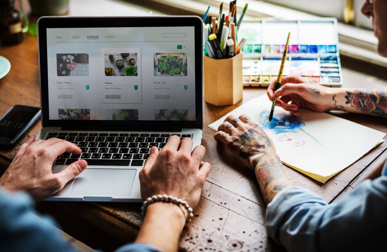 website analytics laptop