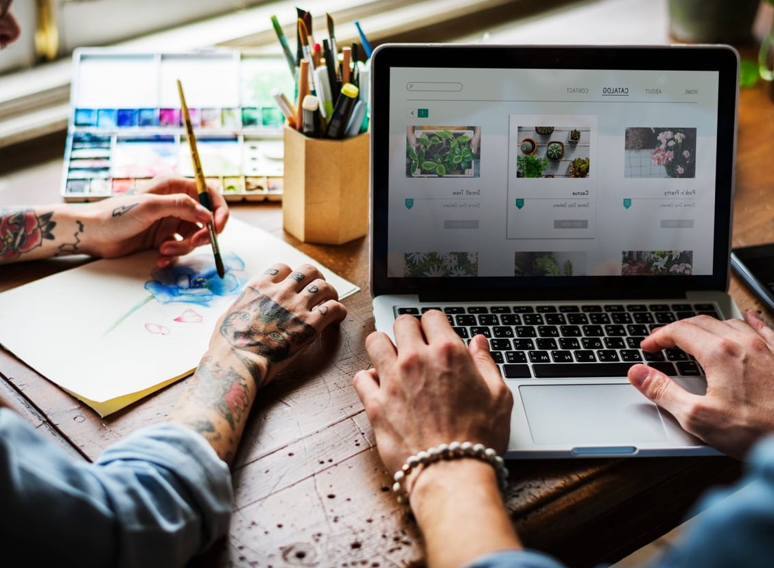 website analytics laptop